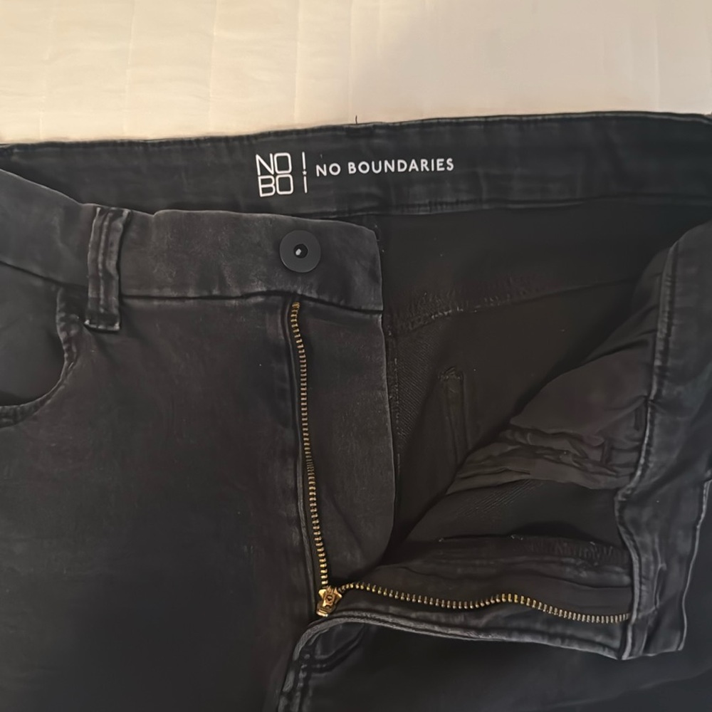 Very comfortable and stretchy black pants.